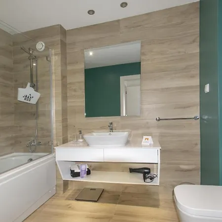 Elegant & Sophisticated Campo Ourique By Gt House Lisbon