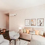 Elegant & Sophisticated Campo Ourique By Gt House *